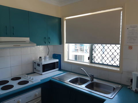 Surfers Beach Resort One - Tourism Townsville 14