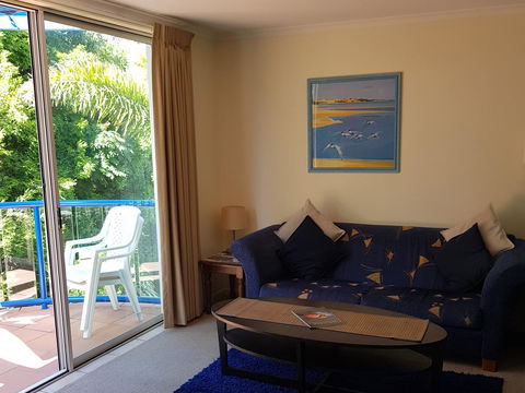 Surfers Beach Resort One - Tourism Townsville 28