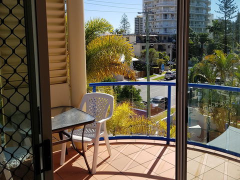 Surfers Beach Resort One - Tourism Townsville 23