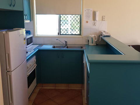 Surfers Beach Resort One - Tourism Townsville 26