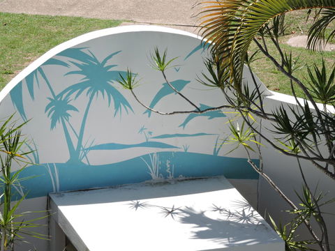 Surfers Beach Resort One - Tourism Townsville 40