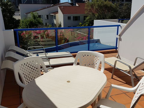 Surfers Beach Resort One - Tourism Townsville 21