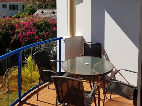 Surfers Beach Resort One - Tourism Townsville 20