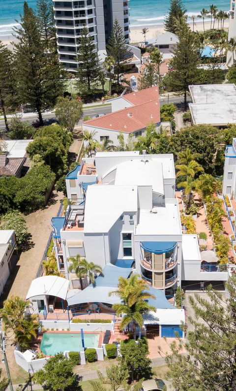 Surfers Beach Resort One - Tourism Townsville 33