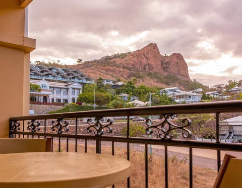 The Robert Towns - Tourism Townsville 8