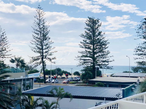 Kirra Beach Apartments - Tourism Townsville 5