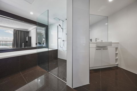 Novotel Surfers Paradise - Tourism Townsville 20