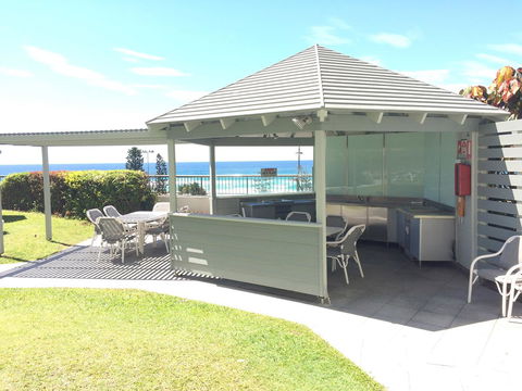 Surfers International Apartments - Tourism Townsville 8