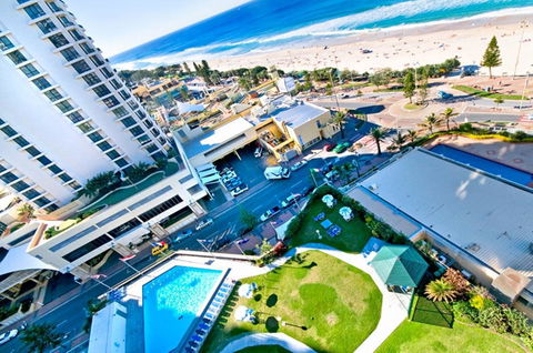Surfers International Apartments - Tourism Townsville 5