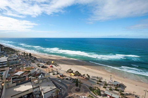 Surfers International Apartments - Tourism Townsville 37
