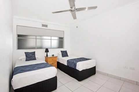 Surfers International Apartments - Tourism Townsville 10
