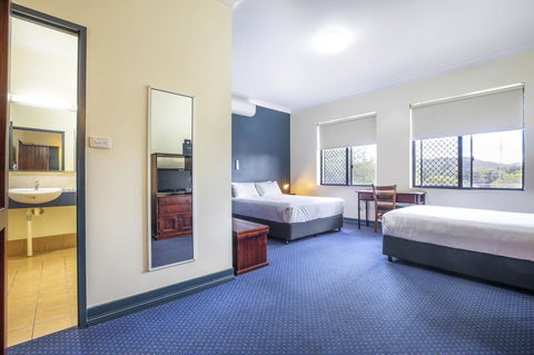Nightcap At Atherton Hotel - Tourism Townsville 2