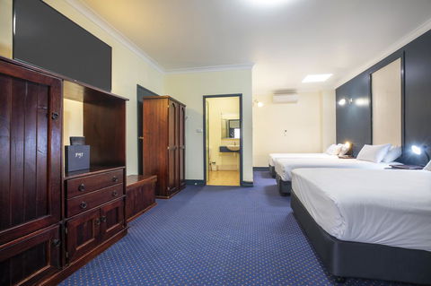 Nightcap At Atherton Hotel - Tourism Townsville 16