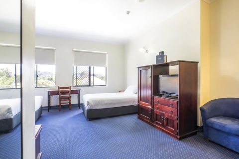 Nightcap At Atherton Hotel - Tourism Townsville 1