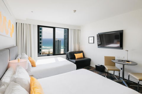 Voco Gold Coast, An IHG Hotel - Tourism Townsville 3