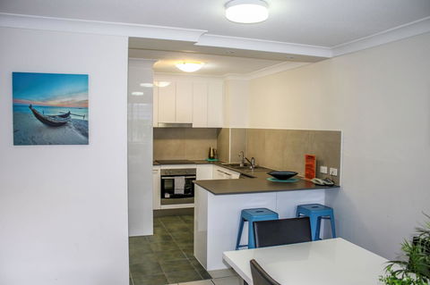 Surfers Beach Holiday Apartments - Tourism Townsville 18