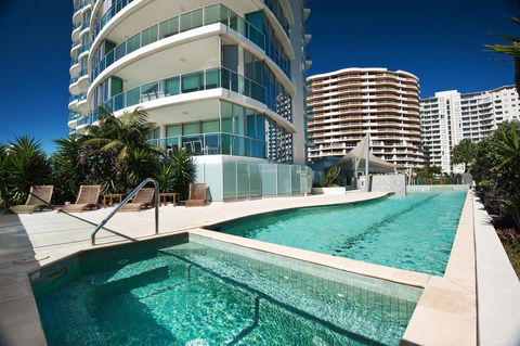 Reflection On The Sea - Tourism Townsville 0