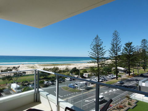 Pure Kirra - Tourism Townsville 12
