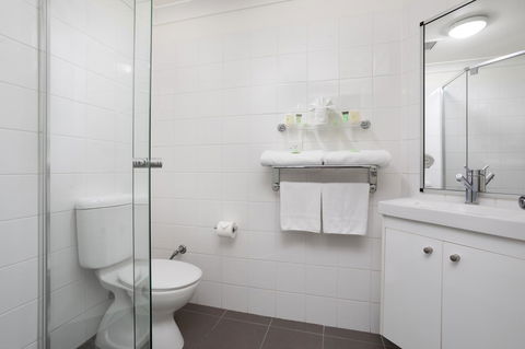 George Williams Hotel - Tourism Townsville 1