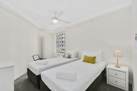 Moroccan Resort - HR Surfers Paradise - Tourism Townsville 4