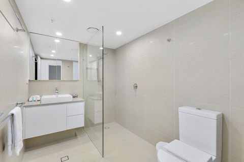 Moroccan Resort - HR Surfers Paradise - Tourism Townsville 3