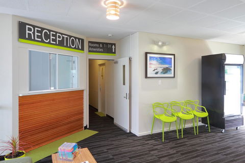 Palm Beach Hotel - Tourism Townsville 28