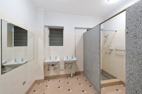 Palm Beach Hotel - Tourism Townsville 25