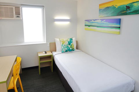 Palm Beach Hotel - Tourism Townsville 16