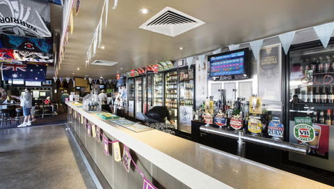Palm Beach Hotel - Tourism Townsville 14