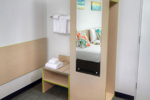 Palm Beach Hotel - Tourism Townsville 17