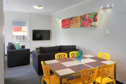 Palm Beach Hotel - Tourism Townsville 23