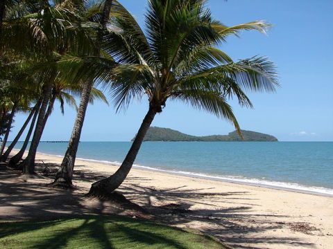 Palm Cove Beach Apartment - Tourism Townsville 25