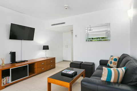 Palm Cove Beach Apartment - Tourism Townsville 18