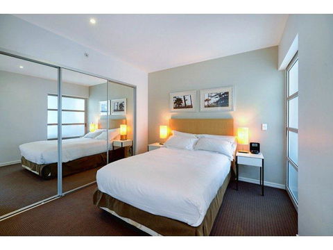 H Star Residences-- Paradise Stayz - Tourism Townsville 8