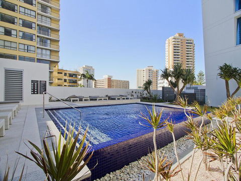 H Star Residences-- Paradise Stayz - Tourism Townsville 6