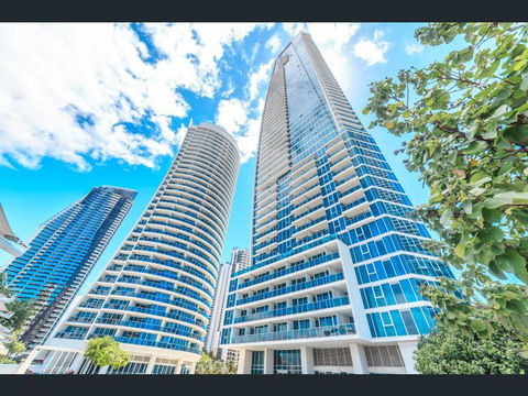 H Star Residences-- Paradise Stayz - Tourism Townsville 20