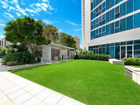 H Star Residences-- Paradise Stayz - Tourism Townsville 24