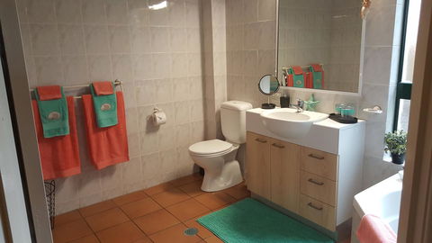Jackies Holiday Apartment - Tourism Townsville 14