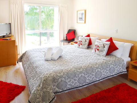 Waterfront Resort Villa With Buggy - Tourism Townsville 12