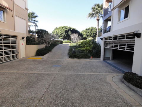 Waterfront Resort Villa With Buggy - Tourism Townsville 30