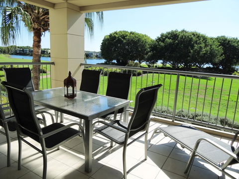 Waterfront Resort Villa With Buggy - Tourism Townsville 1