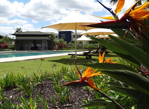 Waterfront Resort Villa With Buggy - Tourism Townsville 24