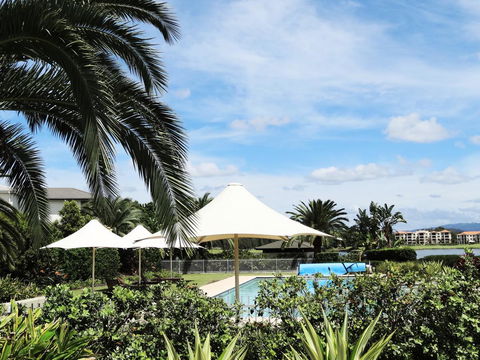 Waterfront Resort Villa With Buggy - Tourism Townsville 22