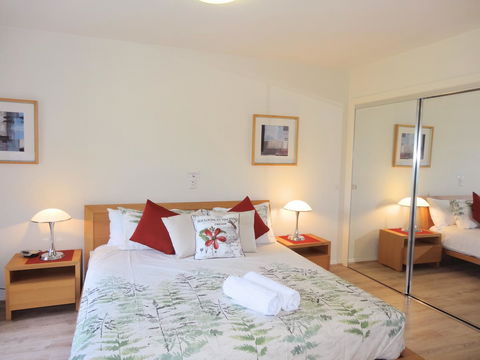 Waterfront Resort Villa With Buggy - Tourism Townsville 14