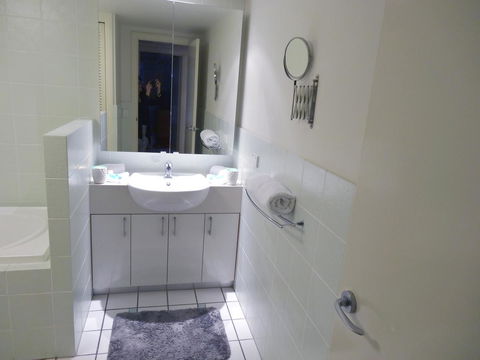 Waterfront Resort Villa With Buggy - Tourism Townsville 13