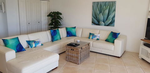 Gemini Court Holiday Apartments - Tourism Townsville 24