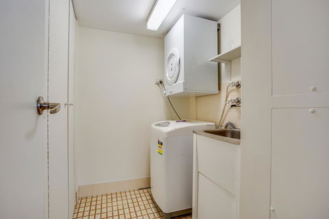 Gemini Court Holiday Apartments - Tourism Townsville 6