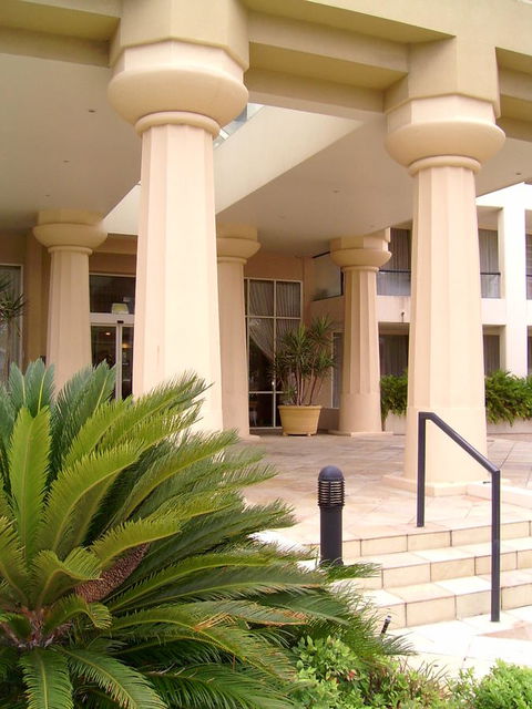 Palazzo Colonnades - Tourism Townsville 8