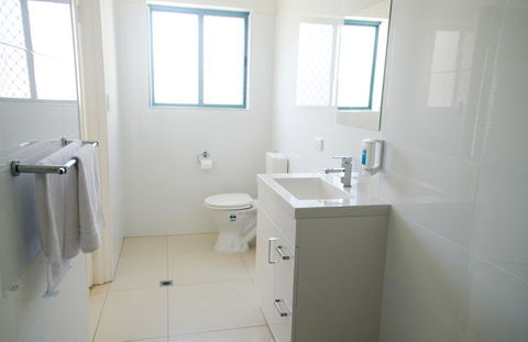 Bilinga Beach Motel - Tourism Townsville 32