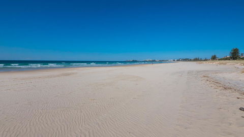 Bilinga Beach Motel - Tourism Townsville 22